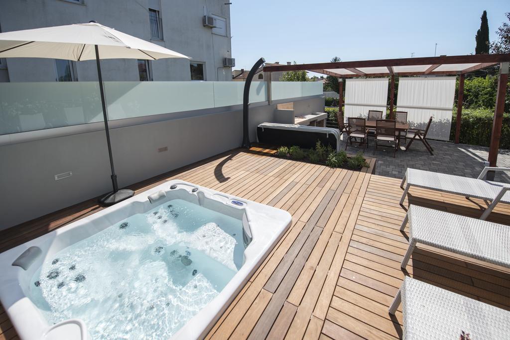 Villa Danex Premium Umag Buitenkant foto
